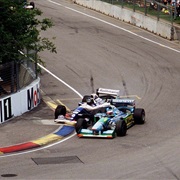 Michael Schumacher Crashes Into Damon Hill