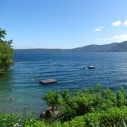 Swim in the Ancient Volcanic Caldera at Laguna De Apoyo
