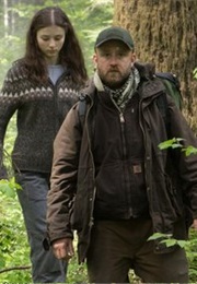 Thomasin Mackenzie and Ben Foster in "Leave No Trace" (2018)