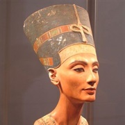 Thutmose (Attrib.): Bust of Queen Nefertiti (C. 1345 BCE) Agyptisches Museum, Berlin