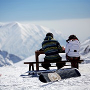 Skiing in Iran&#39;s Alborz Mountains
