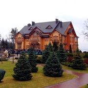 Tour the Mezhyhirya Residence, Former Home of Ousted Ukraine President