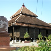 Kampung Laut Mosque