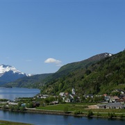 Naustdal