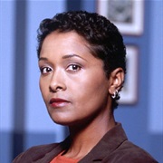 Det. Terri Stivers (Toni Lewis)