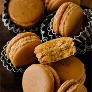 Caramelised White Chocolate Macaron