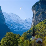 Hike the Lauterbrunnen Valley