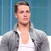 Alexander Dreymon