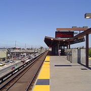 Oakland Coliseum Station (California)
