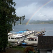 Stay in a Houseboat on a Lake
