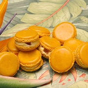 Papaya Macaron