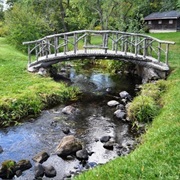 McCourtie Park, Somerset Center