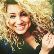 Tori Kelly