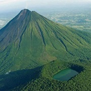 Cerro Chato, Costa Rica