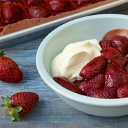 Roasted Strawberries With Ice Cream