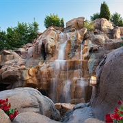 Canada Far and Wide in Circle-Vision 360