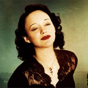 As Édith Piaf