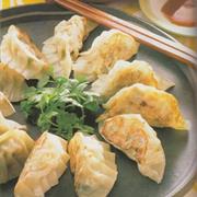 Gyōza (餃子、ギョーザ)