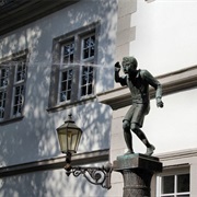 See the Schängelbrunnen Spit on Passersby in Koblenz, Germany