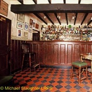 The Cross Keys, Sellatyn