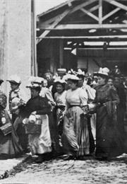 La Sortie Des Usines