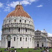 Piazza Del Duomo, Pisa - Italy