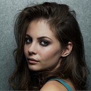Meet Willa Holland