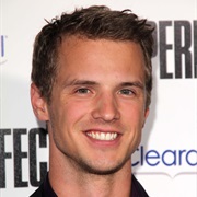 Freddie Stroma