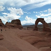 Hiking to Utah's Landmark Delicate Arch in Arches NP, USA