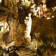 Grottes Des Demoiselles