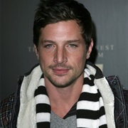 Simon Rex