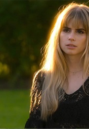 Carlson Young in Scream: The TV Series (2015)