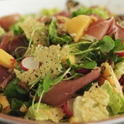 Salade Met Rauwe Ham En Meloensalsa