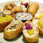 Inari-Zushi (稲荷寿司, お稲荷さん)