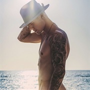 Justin Bieber - Let Me Love You