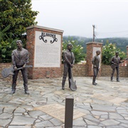 Alabama Band Statues, Fort Payne, Alabama