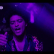 Bruno Mars- Versace on the Floor