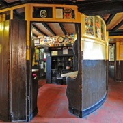 The Holly Bush, Makeney