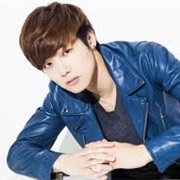 Kang Min-Hyuk 강민혁