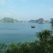 Boat Trip Through Halong Bay, Vietnam