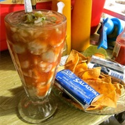 Vuelvealavida / Rompecolchón / Siete Potencias