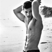 Taylor Lautner