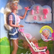 Strollin Fun Barbie & Kelly