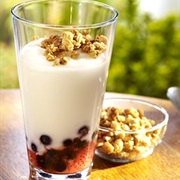 Strawberry and Blueberry Yogurt Parfait