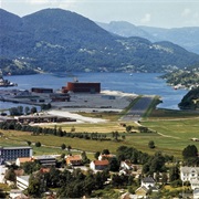Førde Airport, Øyrane