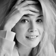 Rosamund Pike