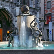 Fischbrunnen (Fish Fountain) Marienplatz, Munich