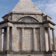 Cobham Wood and Mausoleum (NT)