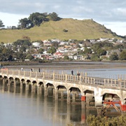 Akarana Trail Manakau