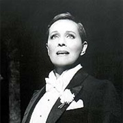Julie Andrews - Victor/Victoria